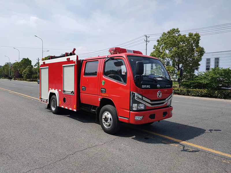 東風2噸水罐消防車